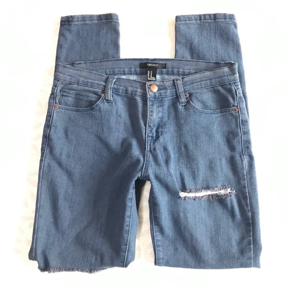Forever 21 Jeans Blue Denim size 27 Destroyed Slim